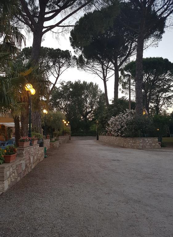 Hotel Villa Elda Assisi Exteriör bild